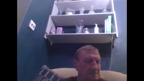 Snapshot of colinbeech chatting on 01.13.25 colinbeech online show from 01.13.25