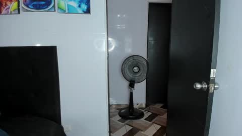 college_muscle_ass online show from 01.19.25