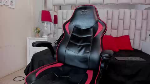 college_muscle_ass online show from 10.01.25