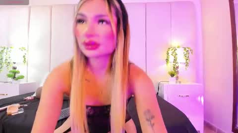 college_muscle_ass online show from 10.15.25