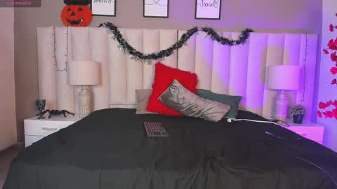 college_muscle_ass online show from 10.24.25