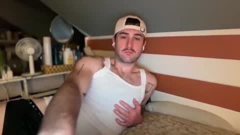 Snapshot of collegeboy417 chatting on 12.22.25 collegeboy417 online show from 12.22.25