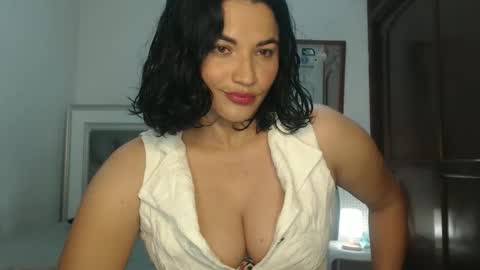 Snapshot of colombi4spice chatting on 04.27.26 viviana online show from 04.27.26