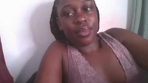 Snapshot of comicalcara chatting on 01.14.25 Cara online show from 01.14.25