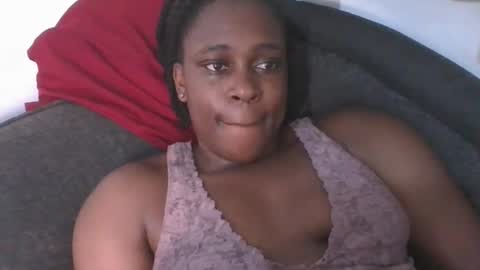 Snapshot of comicalcara chatting on 02.20.25 Cara online show from 02.20.25