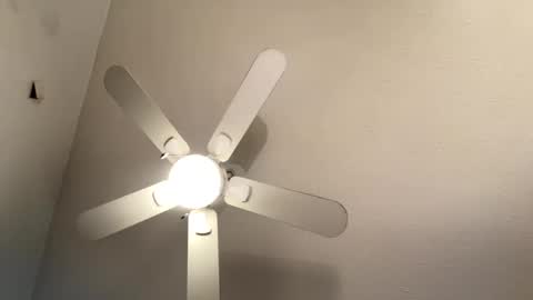 comnfromme1 online show from 09.18.25