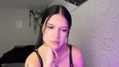 Bella  online show from 11.11.25