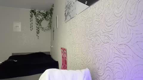 Bella  online show from 11.12.25