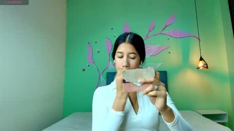 C O N N I E online show from 10.19.25