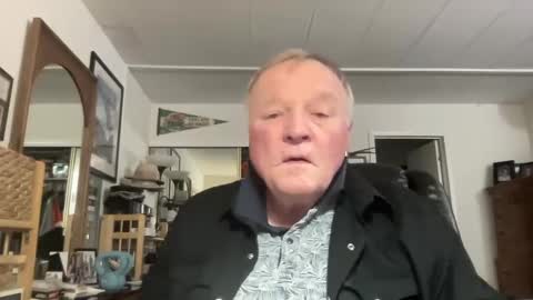 Snapshot of cookoosnest chatting on 12.16.24 cookoosnest online show from 12.16.24