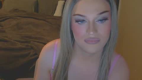 coracav online show from 11.20.25