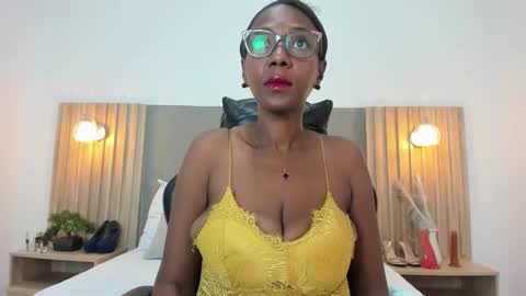 C O R A  L online show from 11.09.25