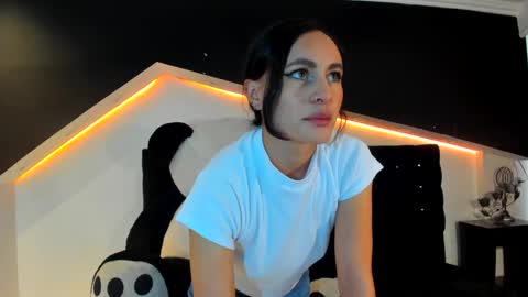 Coral  online show from 01.25.25