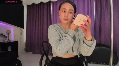 Coral  online show from 04.15.26