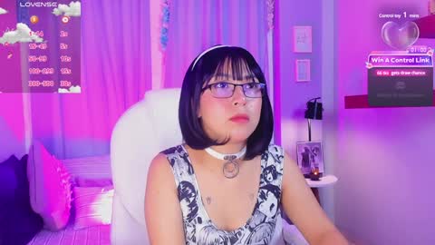 Coral Stefani online show from 12.13.24