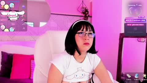 Coral Stefani online show from 12.18.24