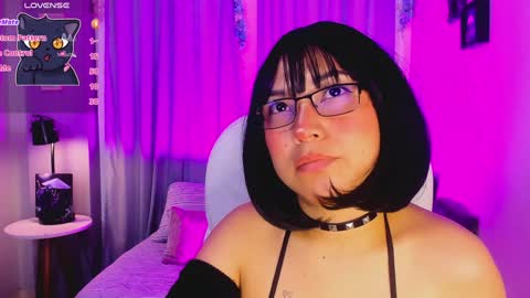 Coral Stefani online show from 01.25.25