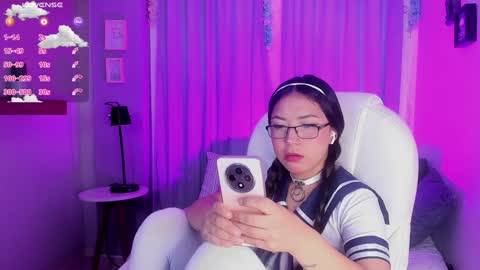 Coral Stefani online show from 02.04.25