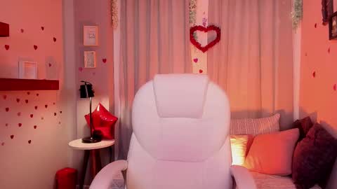 Coral Stefani online show from 03.07.25