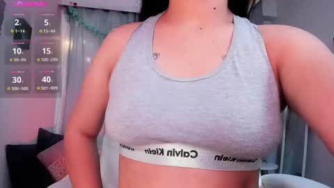 Coral Stefani online show from 10.28.25