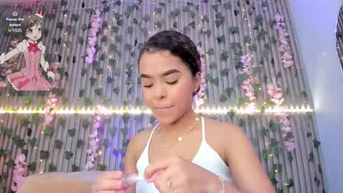 Snapshot of coralineross_ chatting on 11.24.25 coralineross_ online show from 11.24.25
