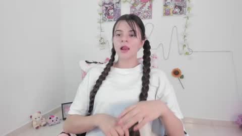 Snapshot of coralinexxx07 chatting on 07.14.26 Coraline uwu Bienvenidos al dulce mundo de Coraline Hola amores soy Coraline Una chica tierna juguetona online show from 07.14.26