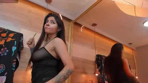 Snapshot of cori_paige chatting on 11.01.25 Cori online show from 11.01.25