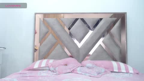 corina_smith28 online show from 04.26.26