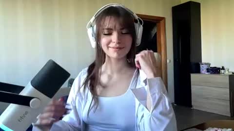 Snapshot of corrienavanjo chatting on 07.17.26 corrienavanjo online show from 07.17.26