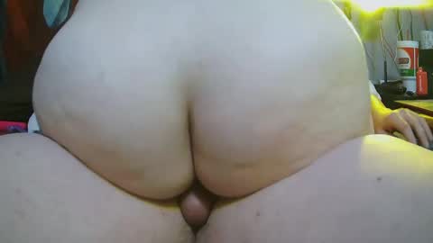 Snapshot of corynkayla23 chatting on 10.31.25 corynkayla23 online show from 10.31.25