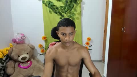 Snapshot of corzoethan chatting on 01.06.25 Ethan online show from 01.06.25