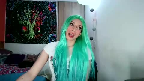 Snapshot of cosmic_crystal chatting on 01.14.25 cosmic_crystal online show from 01.14.25