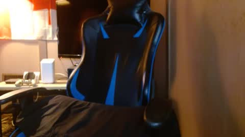 Snapshot of cosmicjones88 chatting on 12.29.24 cosmicjones88 online show from 12.29.24