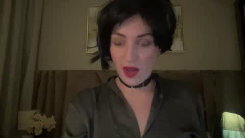 Snapshot of cosmo_blondiee chatting on 09.25.25 cosmo_blondiee online show from 09.25.25