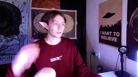 Snapshot of cosmonudes chatting on 01.04.25 Barry online show from 01.04.25