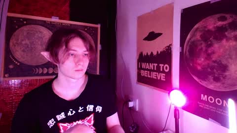 Snapshot of cosmonudes chatting on 01.08.25 Barry online show from 01.08.25