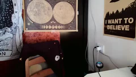 Snapshot of cosmonudes chatting on 02.28.25 Barry online show from 02.28.25