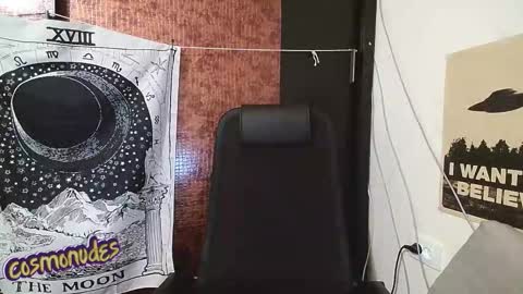 Snapshot of cosmonudes chatting on 01.05.26 Barry online show from 01.05.26