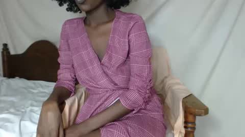 Snapshot of cotton_puff chatting on 09.16.25 sweet flowers online show from 09.16.25