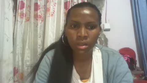 Snapshot of couleur_vanille chatting on 12.24.24 couleur_vanille online show from 12.24.24