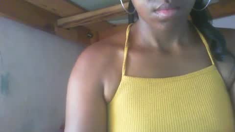Snapshot of couleur_vanille chatting on 12.26.24 couleur_vanille online show from 12.26.24