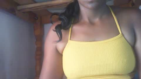 Snapshot of couleur_vanille chatting on 01.07.25 couleur_vanille online show from 01.07.25