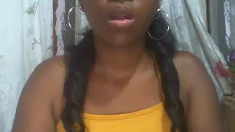 Snapshot of couleur_vanille chatting on 01.15.25 couleur_vanille online show from 01.15.25