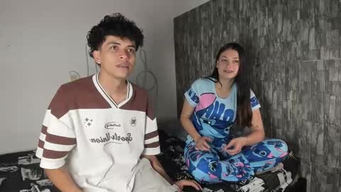 Snapshot of couple_fantasy_x chatting on 05.04.26 Val y Sal online show from 05.04.26