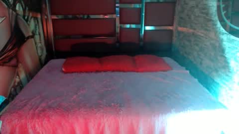 MIA LIZ AND SAM online show from 12.06.24