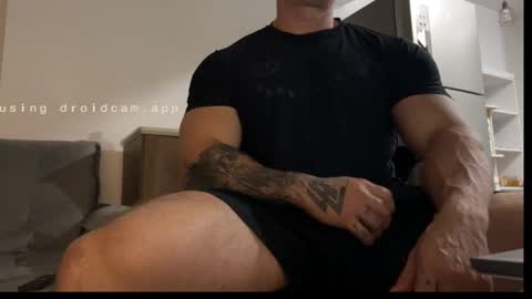 Snapshot of couplemuscle40 chatting on 10.22.25 couplemuscle40 online show from 10.22.25