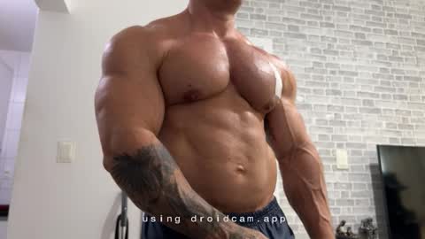 couplemuscle40 online show from 02.11.26