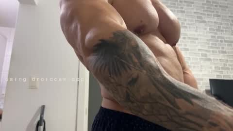 couplemuscle40 online show from 02.25.26