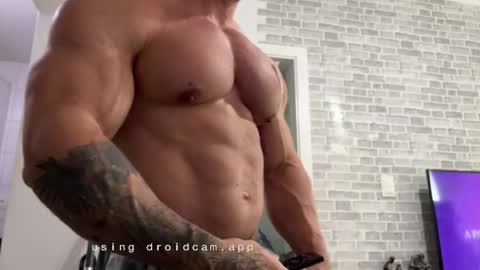 couplemuscle40 online show from 03.11.26