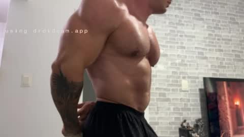 couplemuscle40 online show from 04.07.26